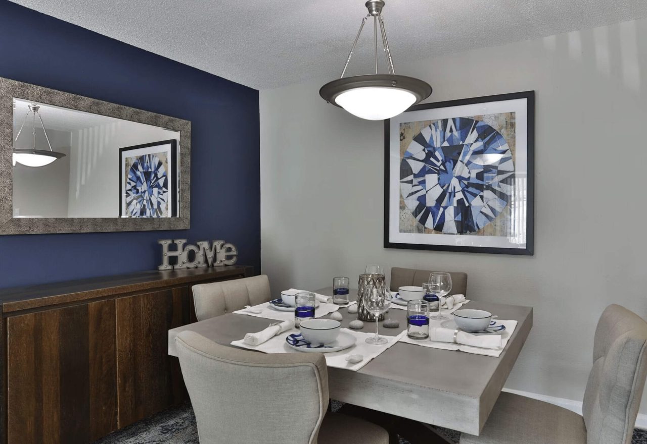 dining area at Cobalt Springs apartments in taylors SC